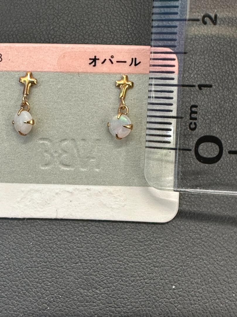 【未使用】K18 オパール 十字架 ピアス 0.4g