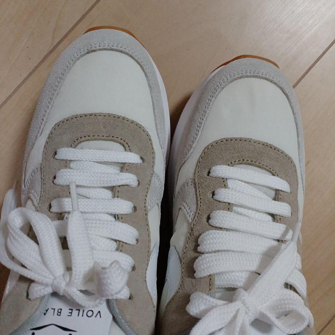 新品VOILE BLANCHE スタッズ付きスニーカー