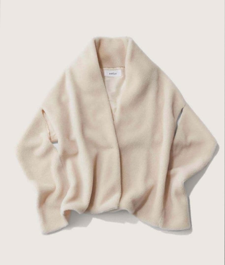 SOÉJU ソージュ　ウールボアケープ　アイボリー　大草直子