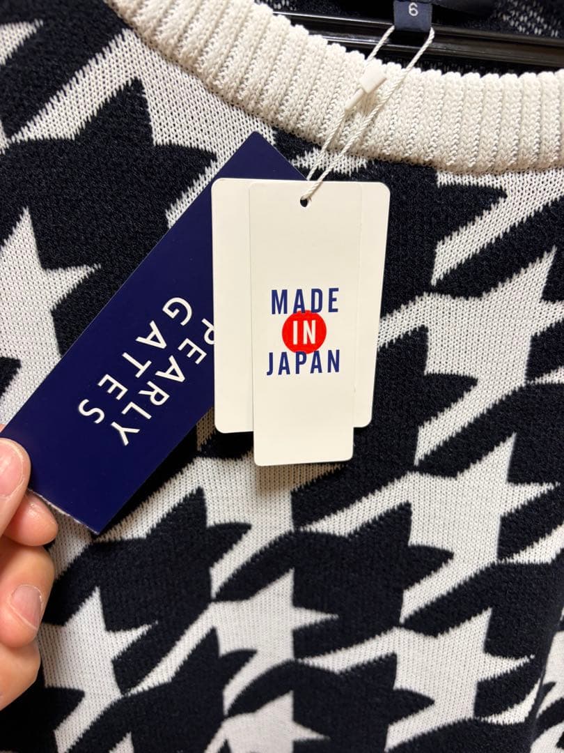 PEARLY GATES ブラック ホワイト　セーター サイズ6 総柄