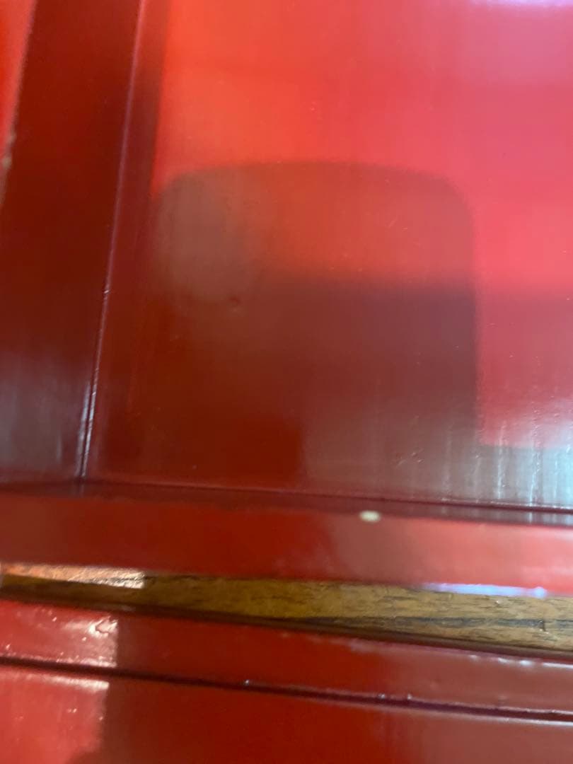 漆塗り3段重　布着せ　朱色　天然木　下地黒　上塗り朱色　正月やハレの日に