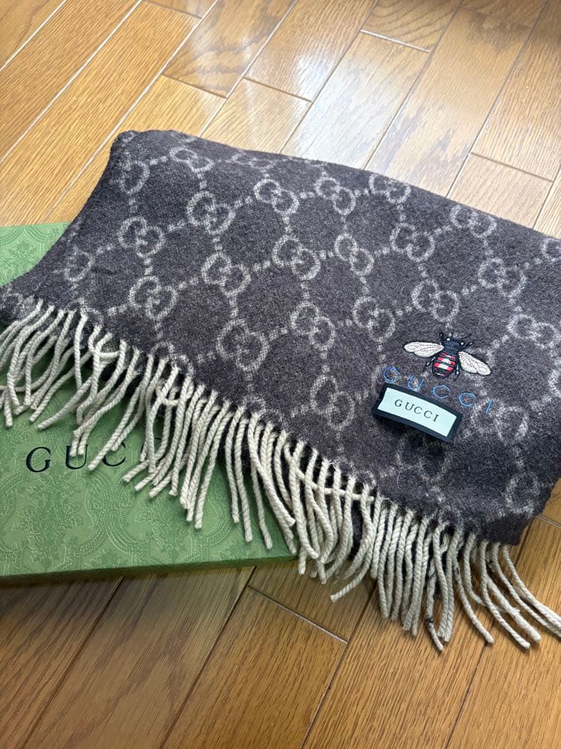 GUCCI マフラー 蜂 刺繍 フリンジ - メルカリ