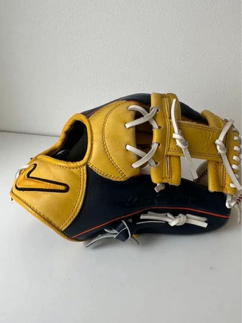 廃盤！Nike 軟式グローブ 黒/黄