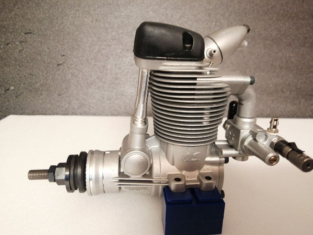 FS-62V OSのラジコン飛行機用4サイクルエンジン 中古美品 FS-62V OSの
