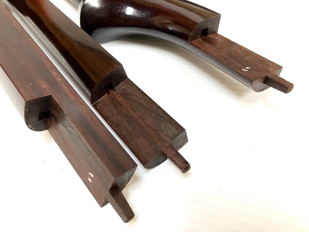 美品◆民謡三味線◆紅木 中棹 皮破れ無し 鼈甲撥／竹駒／替え弦／ケース付