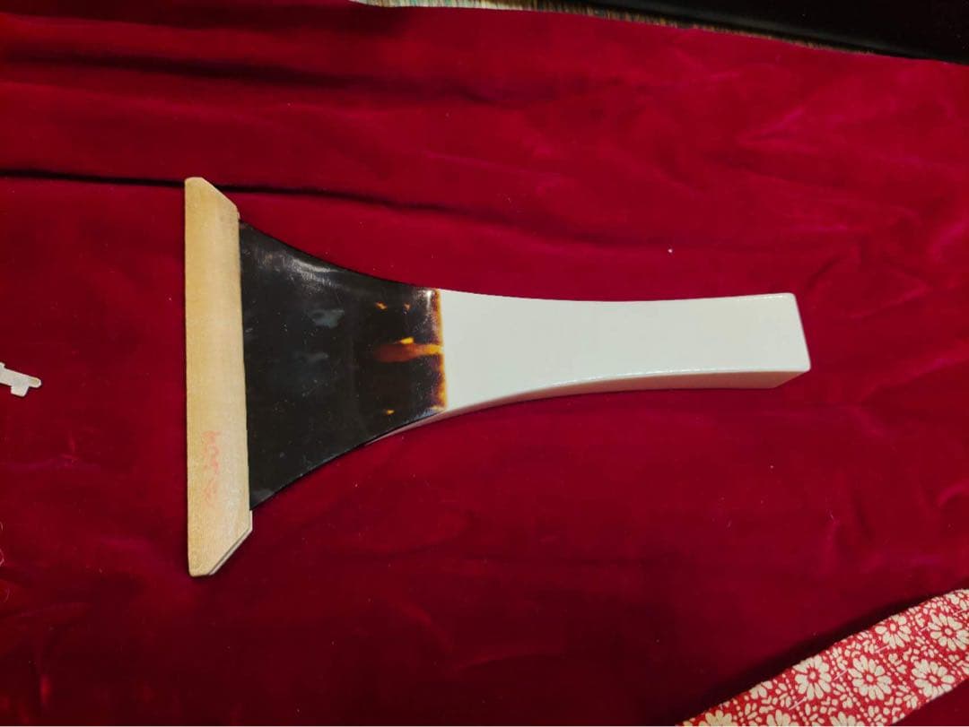 三味線　和楽器　ハードケース付　バチ　紅木紫檀製　現状品　年代物　楽器