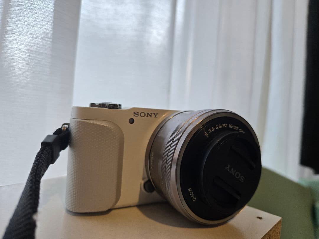 SONY 16.1メガピクセル デジタルカメラ ホワイト