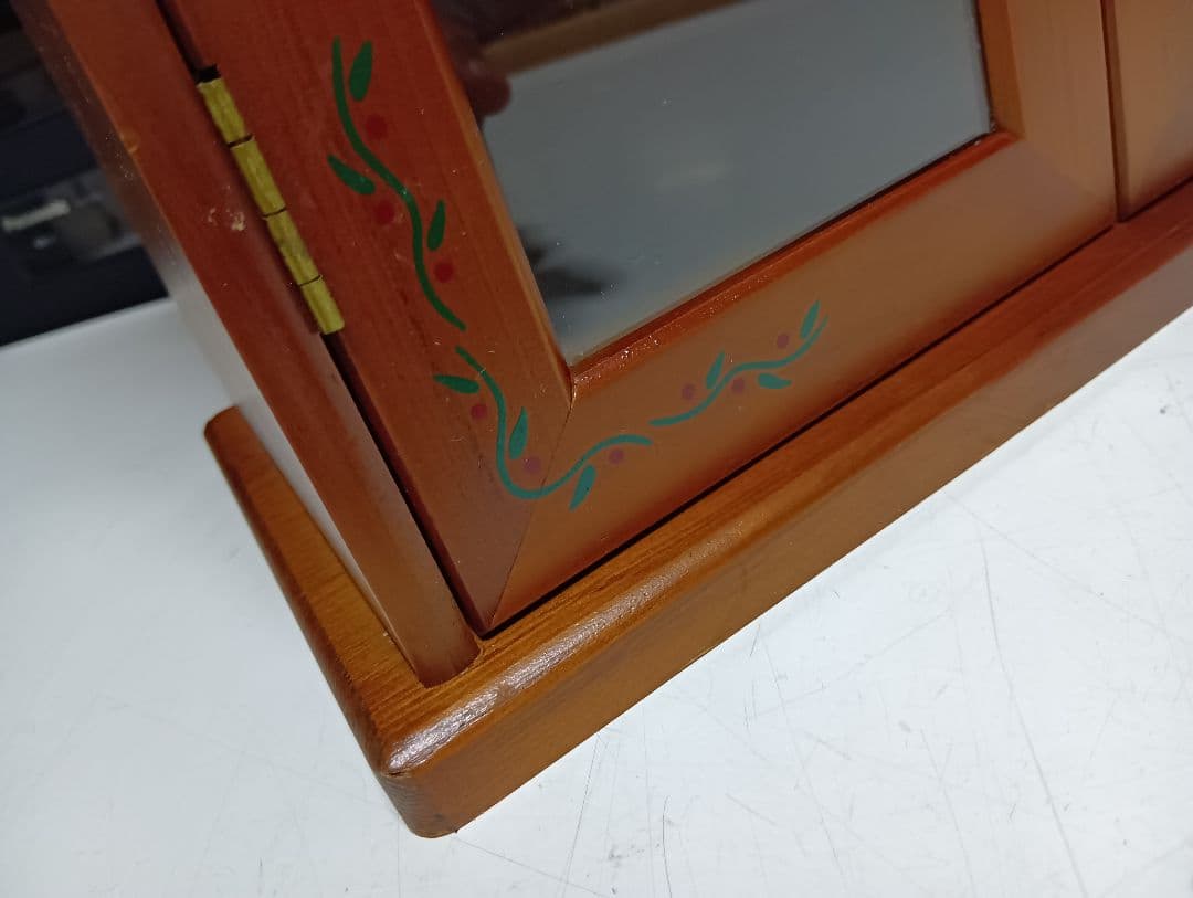 人気　ルーシーズバスケット　ウッド　ディスプレイ　キャビネット　廃盤