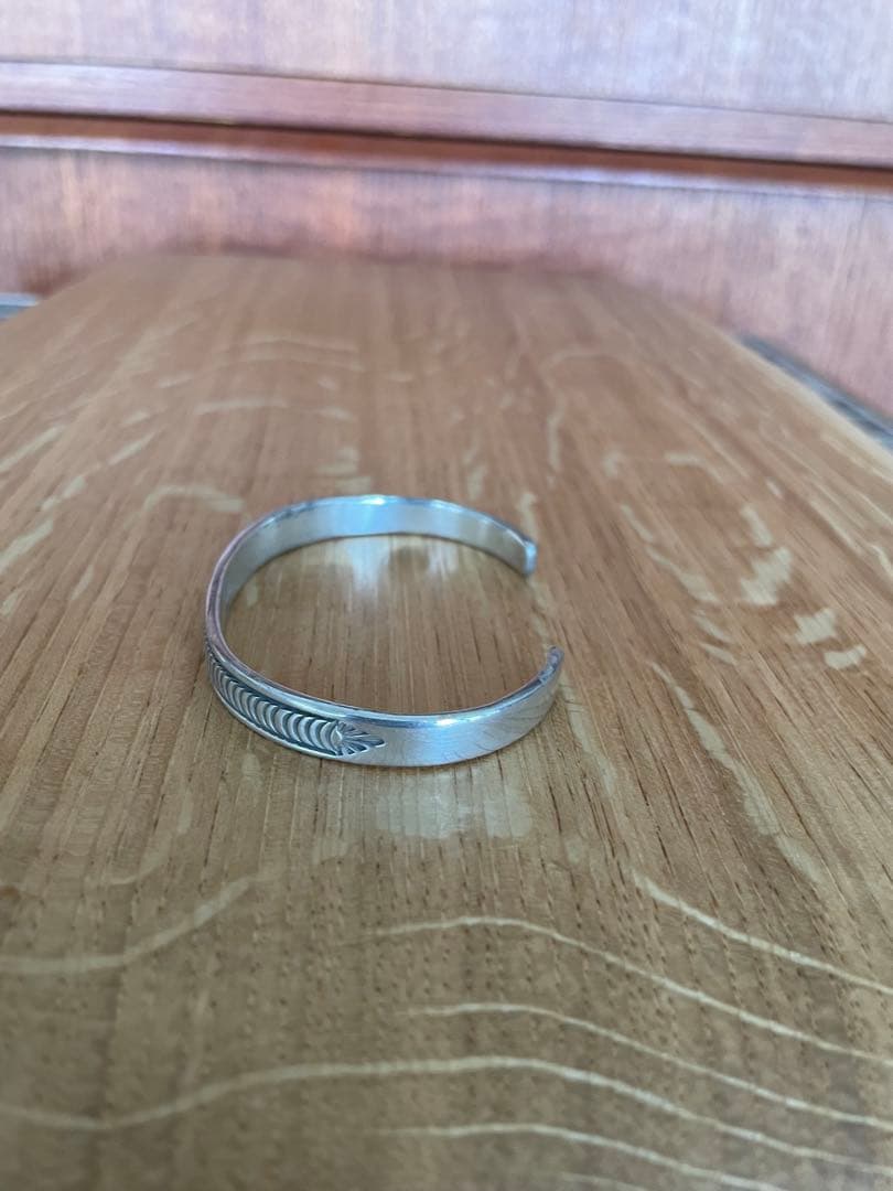 ブルースモーガン Bruce Morgan シルバーバングル ナバホ スタンプ