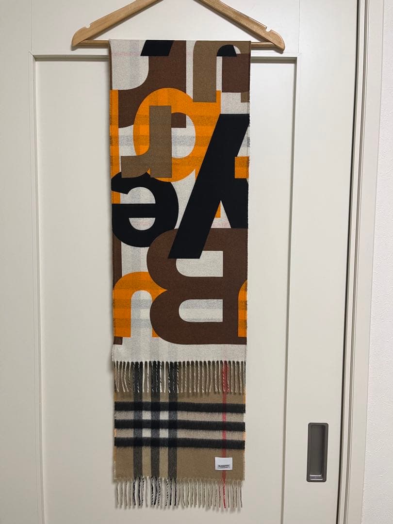 BURBERRY　バーバリー　マフラー　カシミア100％　未使用に近い