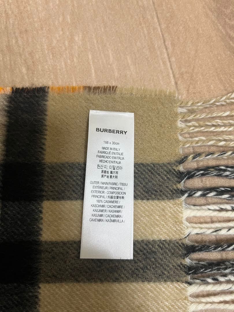 BURBERRY　バーバリー　マフラー　カシミア100％　未使用に近い