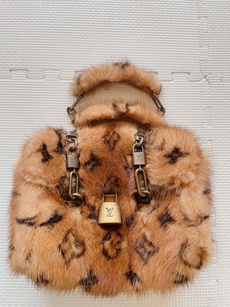 ルイヴィトン】世界限定300個 ミンク モノグラムミニバッグ - メルカリ