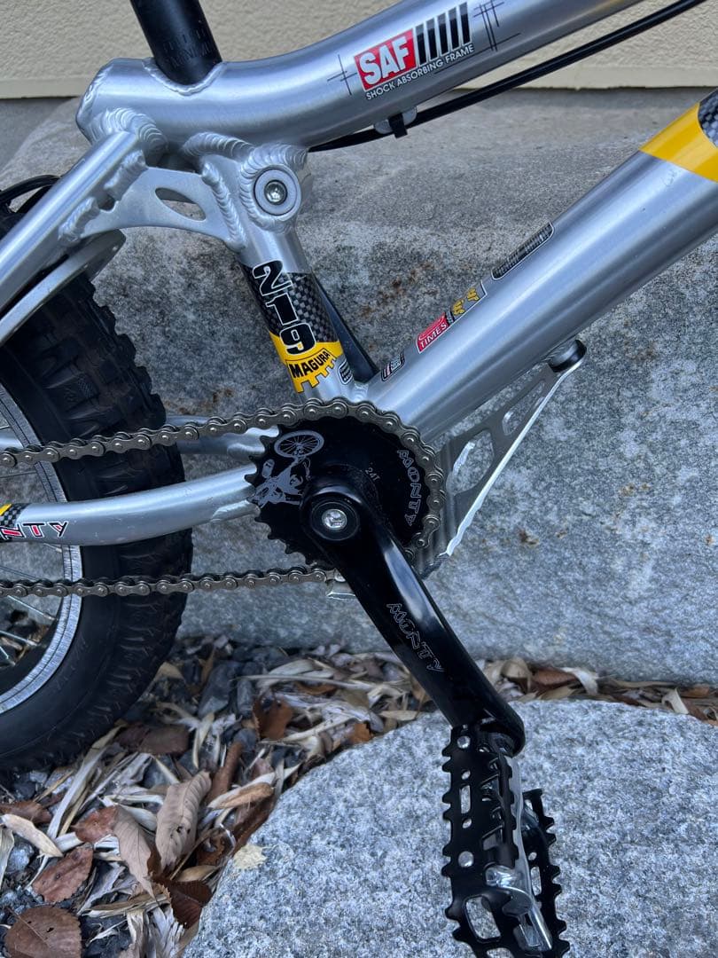 茨城県 引取限定 トライアル自転車 MONTY トライアルバイク20インチ