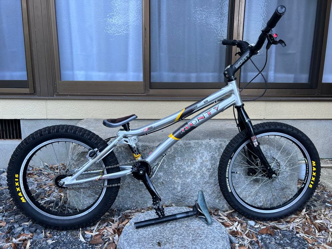 茨城県 引取限定 トライアル自転車 MONTY トライアルバイク20インチ