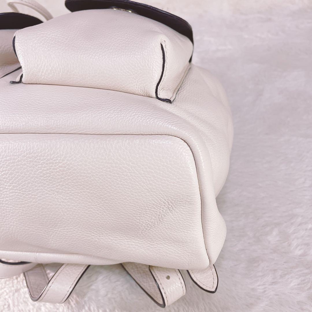 【美品】 COACH コーチリュック レザー ターンロック ホワイト