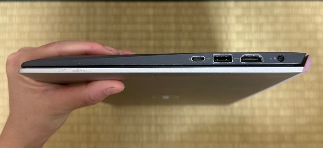 Dell Vostro 5300. Core i5-10210u. メモリ8gb