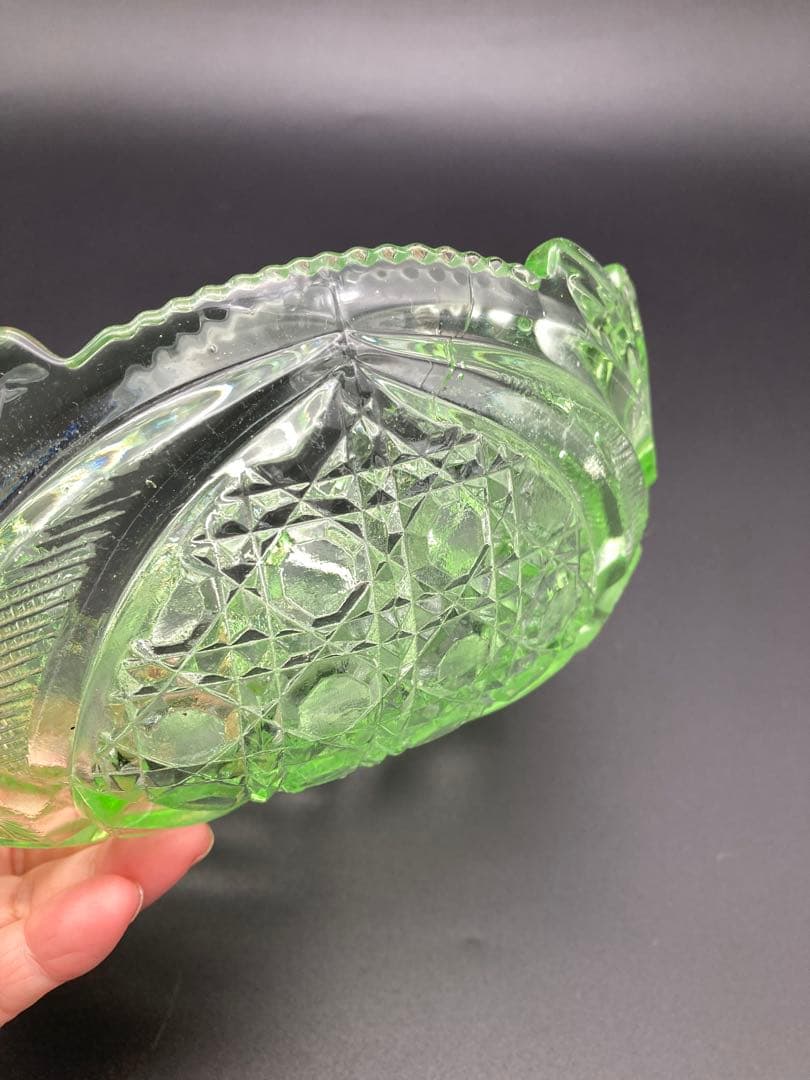 ウランガラス ガラス鉢 カットガラス ガラスボウル