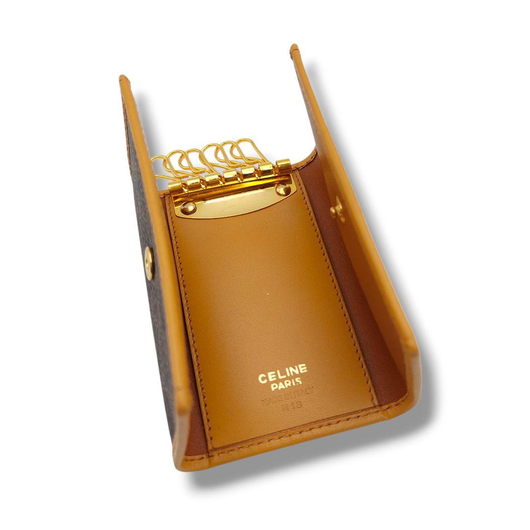 【極美品】CELINE　セリーヌ 　キーケース　トリオンフ　レザー　大人気