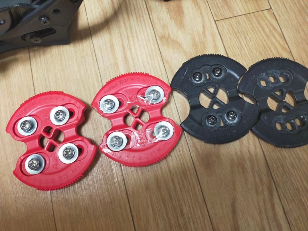 Burton Cartelビンディング 4x4 the channel両対応