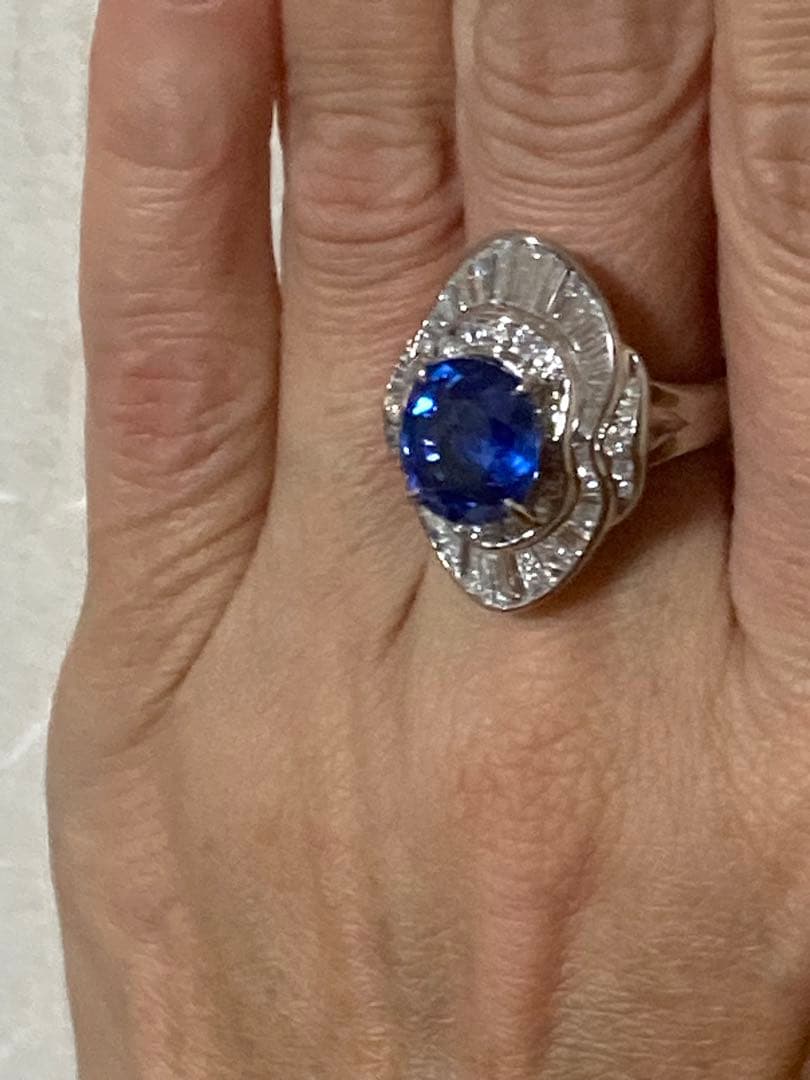 プラチナ天然サファイア６．65カラットリング