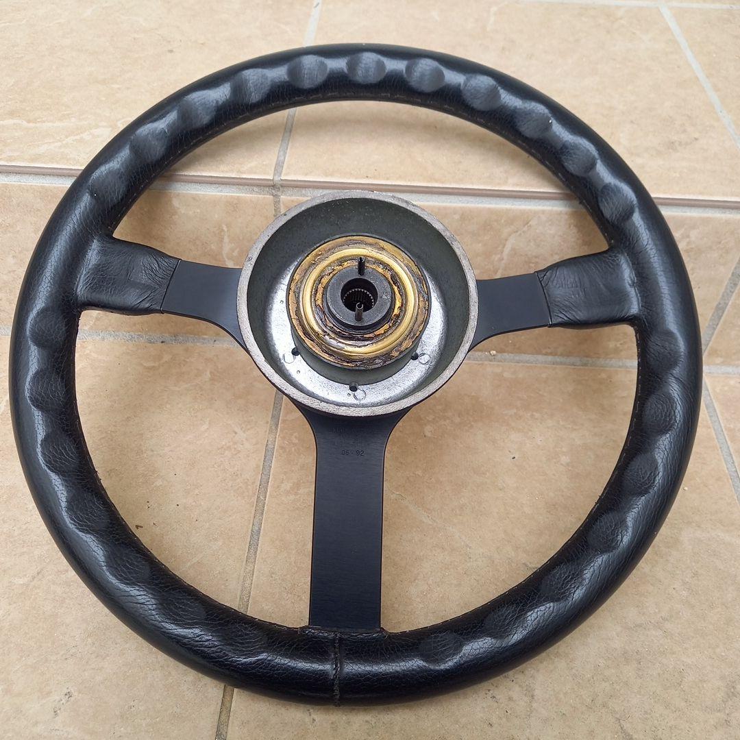 ジムニー JA11 純正オプション MOMO ステアリングハンドル ボス付き