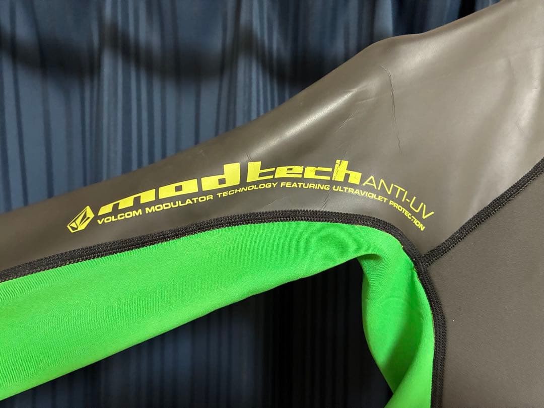 Volcom mod tech タッパー UVカット