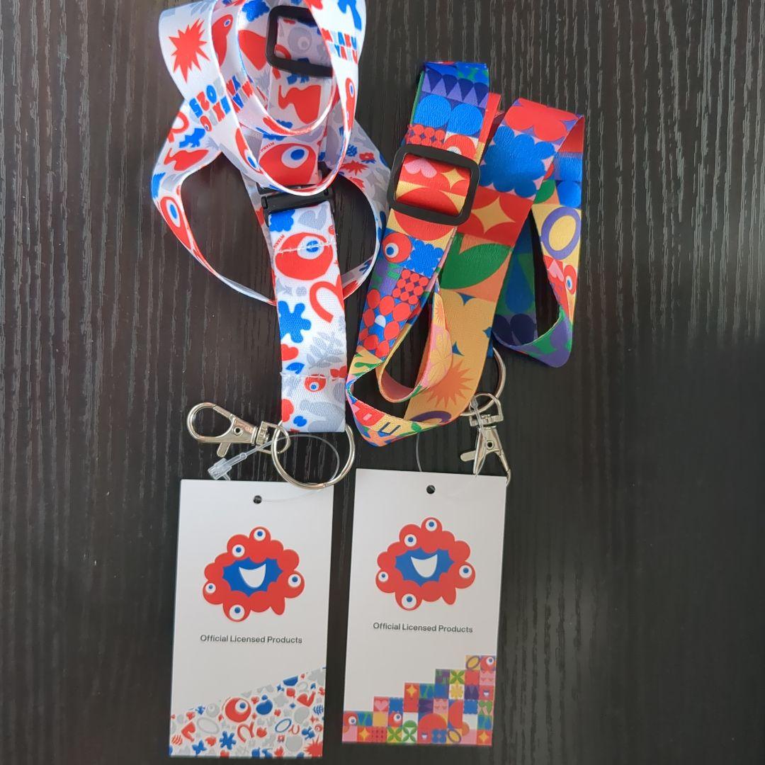 SHINさん専用　ストラップ2種類　黒ミャクミャク立ちと座り