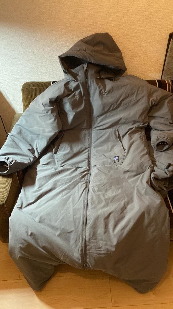 【中古】Makuake　2025　モモンガ５　着る暖房　チャコール　サイズＳ