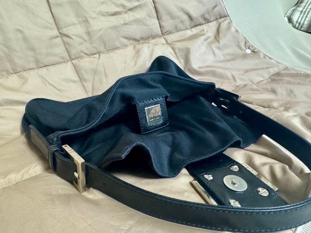 FENDI マンマバケット ショルダーバッグ アクセサリーポーチ