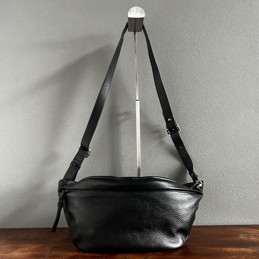 極美品✨️nouer ヌエール 黒 牛革 ボディバッグ 2way シボ革 人気