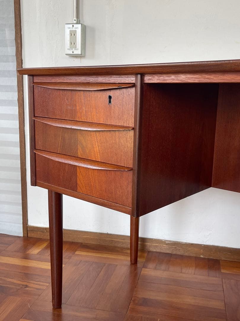 北欧 デンマーク ヴィンテージ チーク オイルフィニッシュ 両袖 デスク