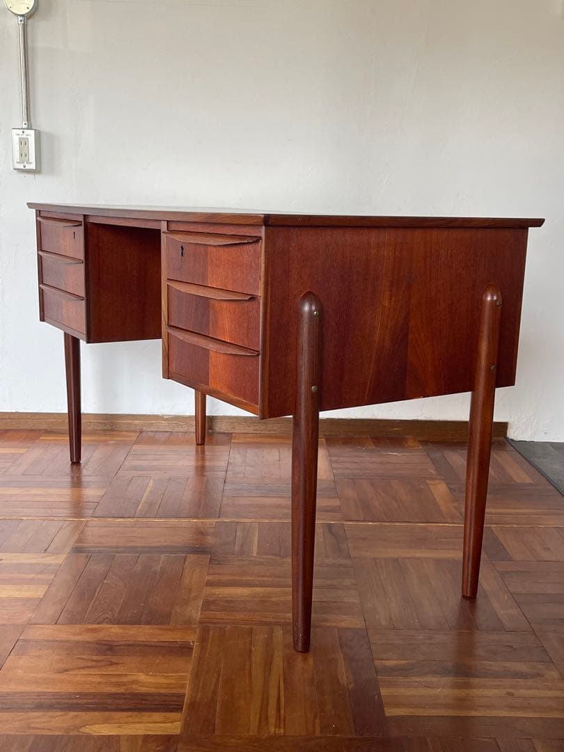 北欧 デンマーク ヴィンテージ チーク オイルフィニッシュ 両袖 デスク