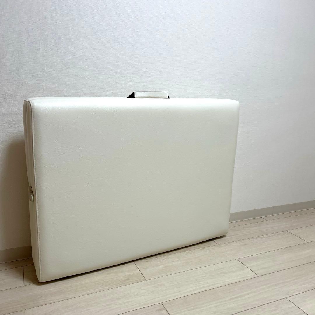 未使用品　折りたたみ式ポータルベッド施術用