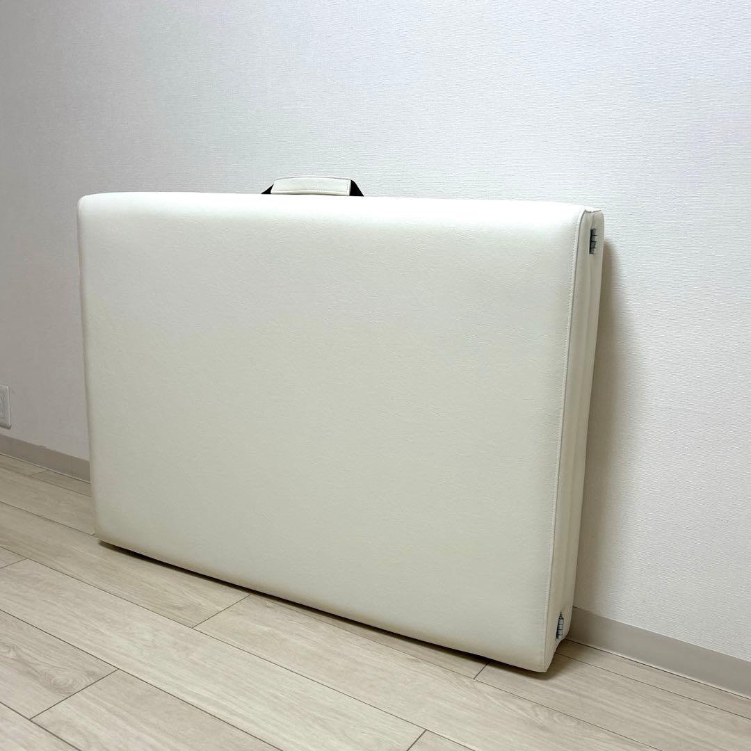 未使用品　折りたたみ式ポータルベッド施術用