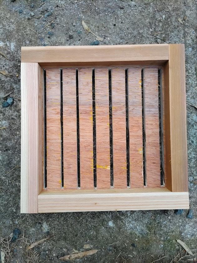 日本蜜蜂 重箱式巣箱4段 スライド底板 付巣門台座　スノコ付き