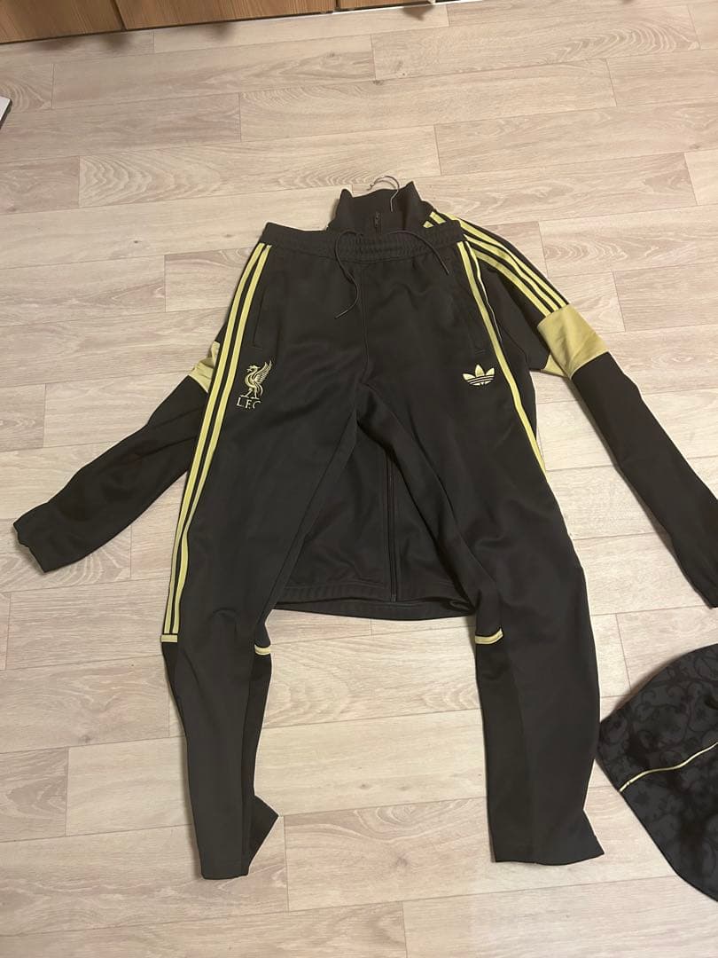 リバプール　ジャージ　セットアップ