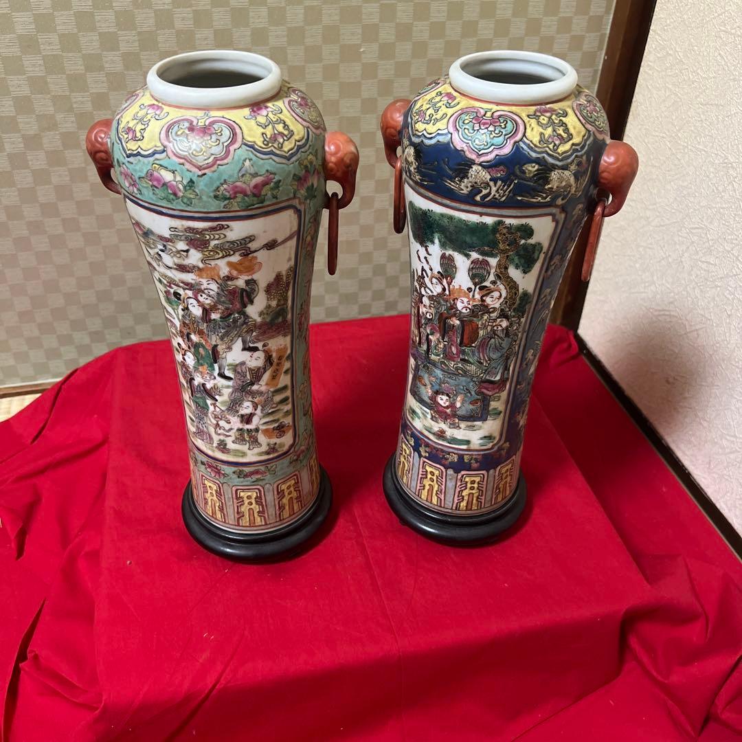 大清嘉慶年製　中国の武神が描かれた双耳付きの人物花瓶です。﻿骨董　アンティーク