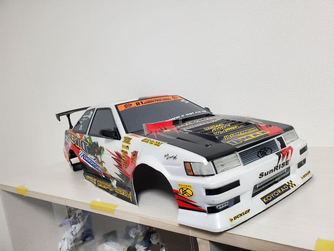 ヨコモ日比野AE86レビンボディ
