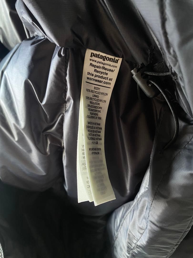 patagonia フード付きダウンジャケット ブラック （XL）