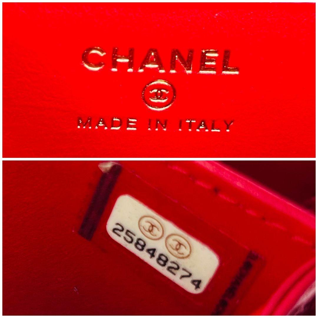 シャネル CCフィリグリー ショルダー　バニティ レッド キャビアスキン レザー