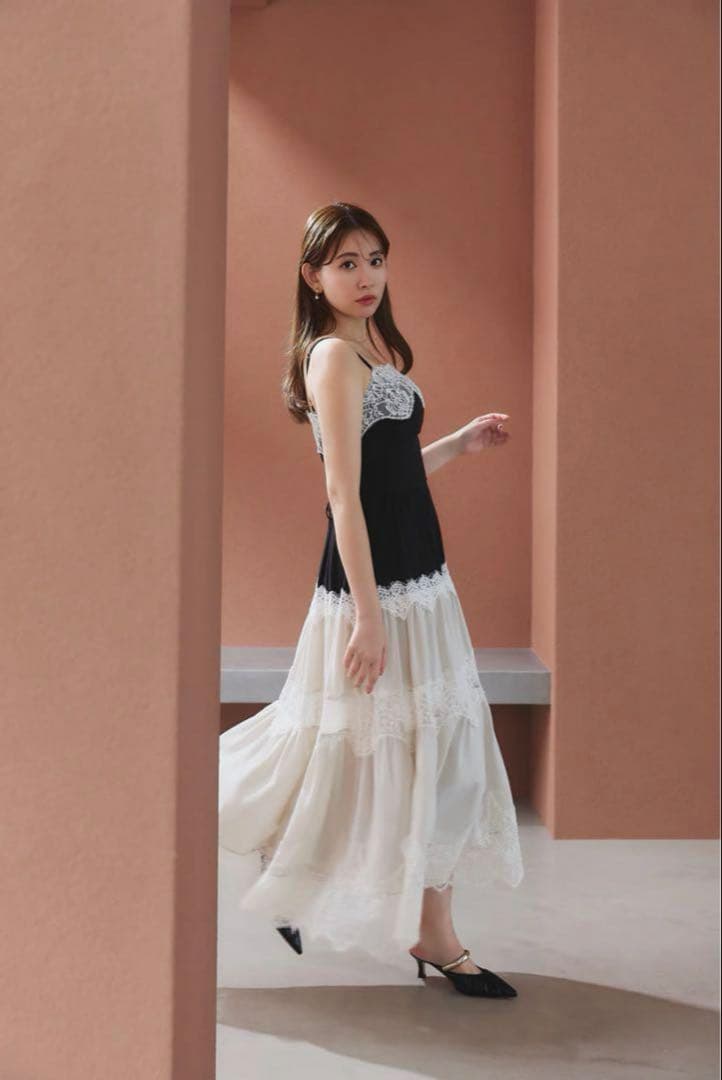 Herlipto Isa Tiered Lace Cami Dress M