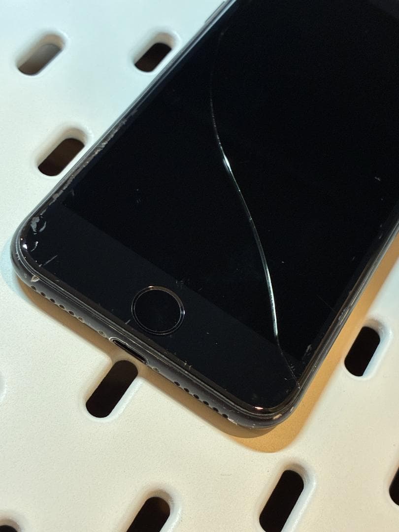 Apple iPhone SE 第2世代 64GB