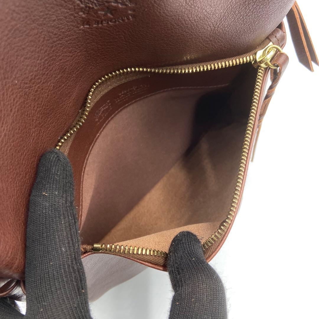 YTTS　イルビゾンテ　リュック　バックパック　ロゴ刻印　オールレザー