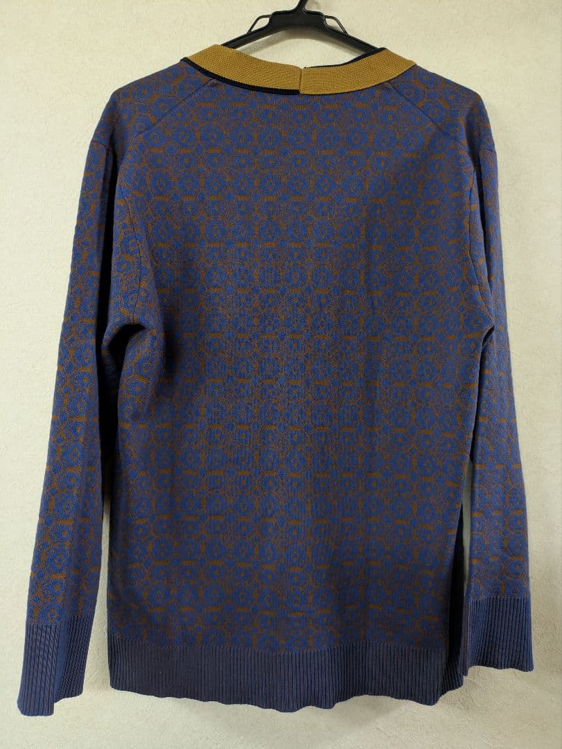 ア*ロ様 【高級】CABaN キャバン コスタリカンジャカード Vネック