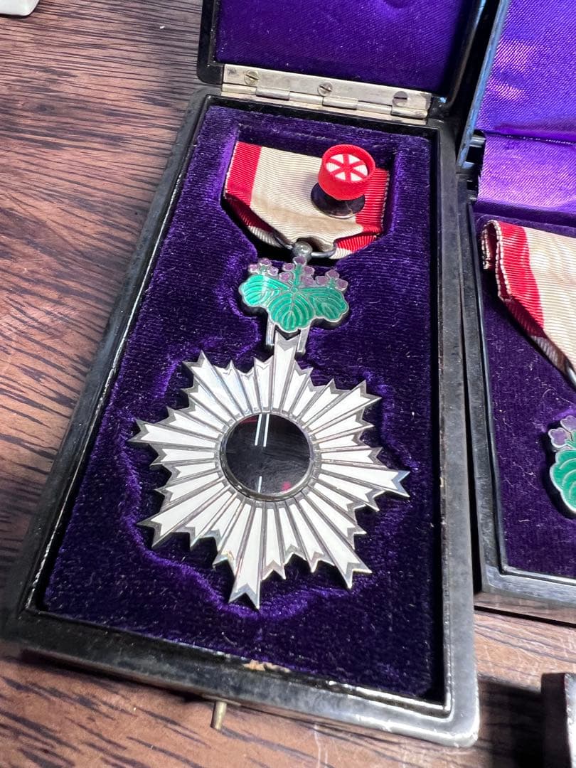 日本の勲章コレクション ケース付き