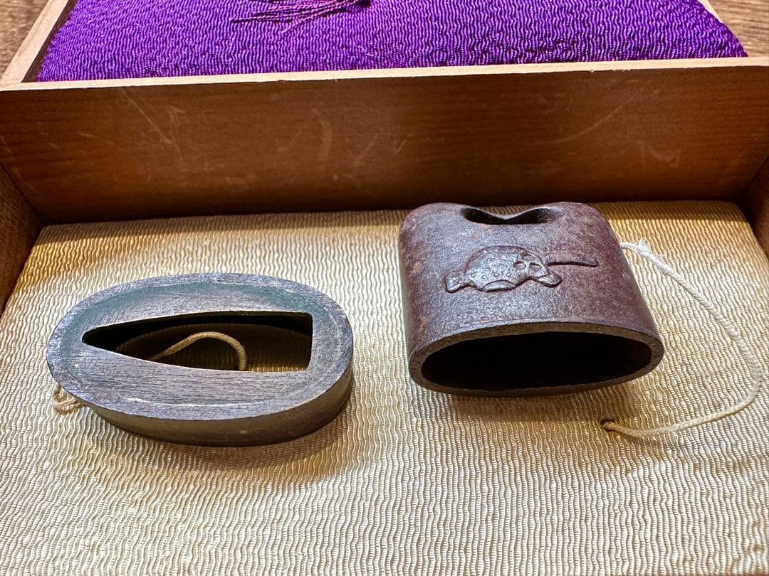 幕末の志士が愛用した刀の拵で使われた野晒図の縁頭