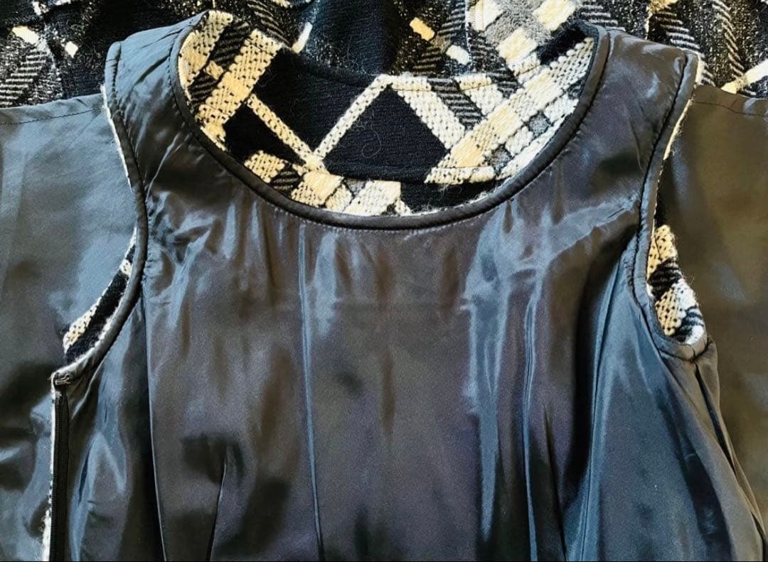 美品★バーバリーブルーレーベル★ビッグチェックツイードプリーツワンピース38白黒