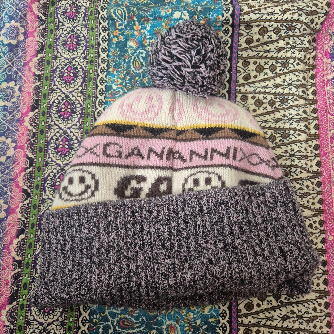 GANNIガニーポンポンニット帽　グレーピンクホワイトビーニー帽子ハットキャップ