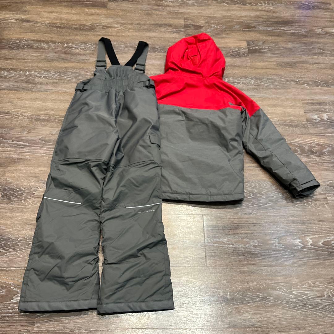 コロンビア　スキーウェア　140 美品　女の子　男の子M