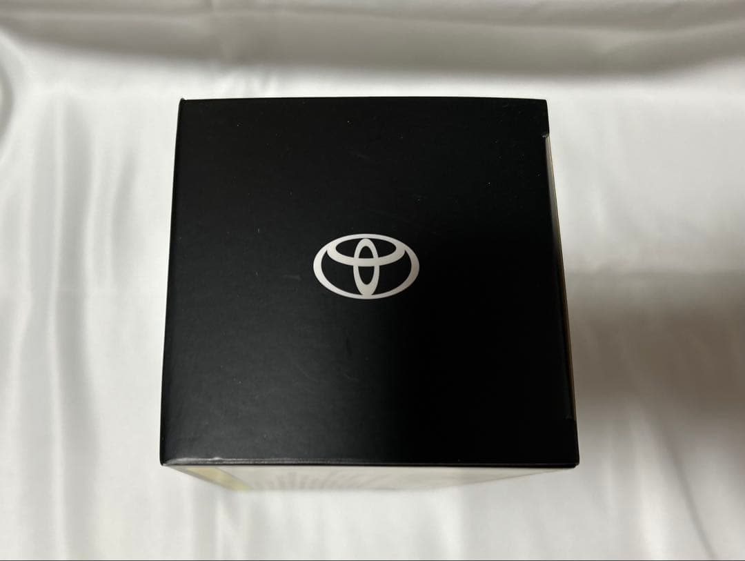 トヨタ クラウン 1/30 カラーサンプル プレシャスシルバー - ミニカー